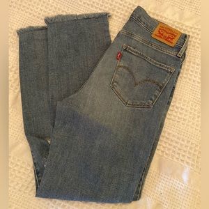 Levi’s 724 High Rise Straight Crop. Size 27, medium wash.